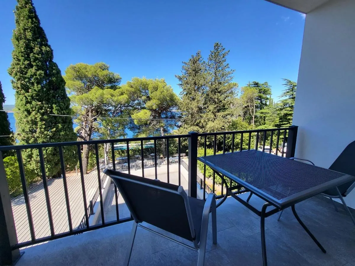 Fantasia Del Mare Apartment And Rooms Dramalj Croatia