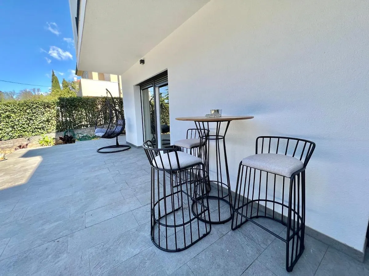 Fantasia Del Mare Apartment And Rooms Dramalj Croatia