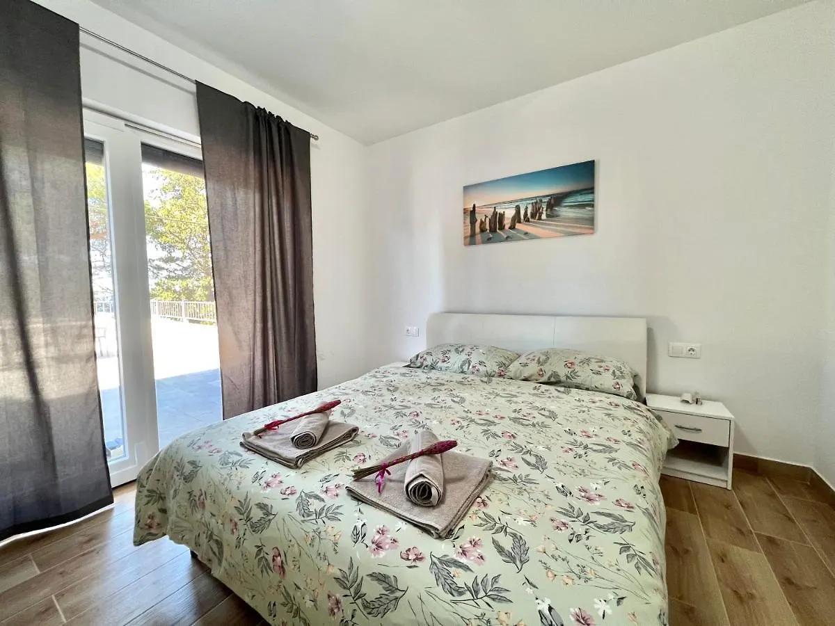 Fantasia Del Mare Apartment And Rooms Dramalj 0*,